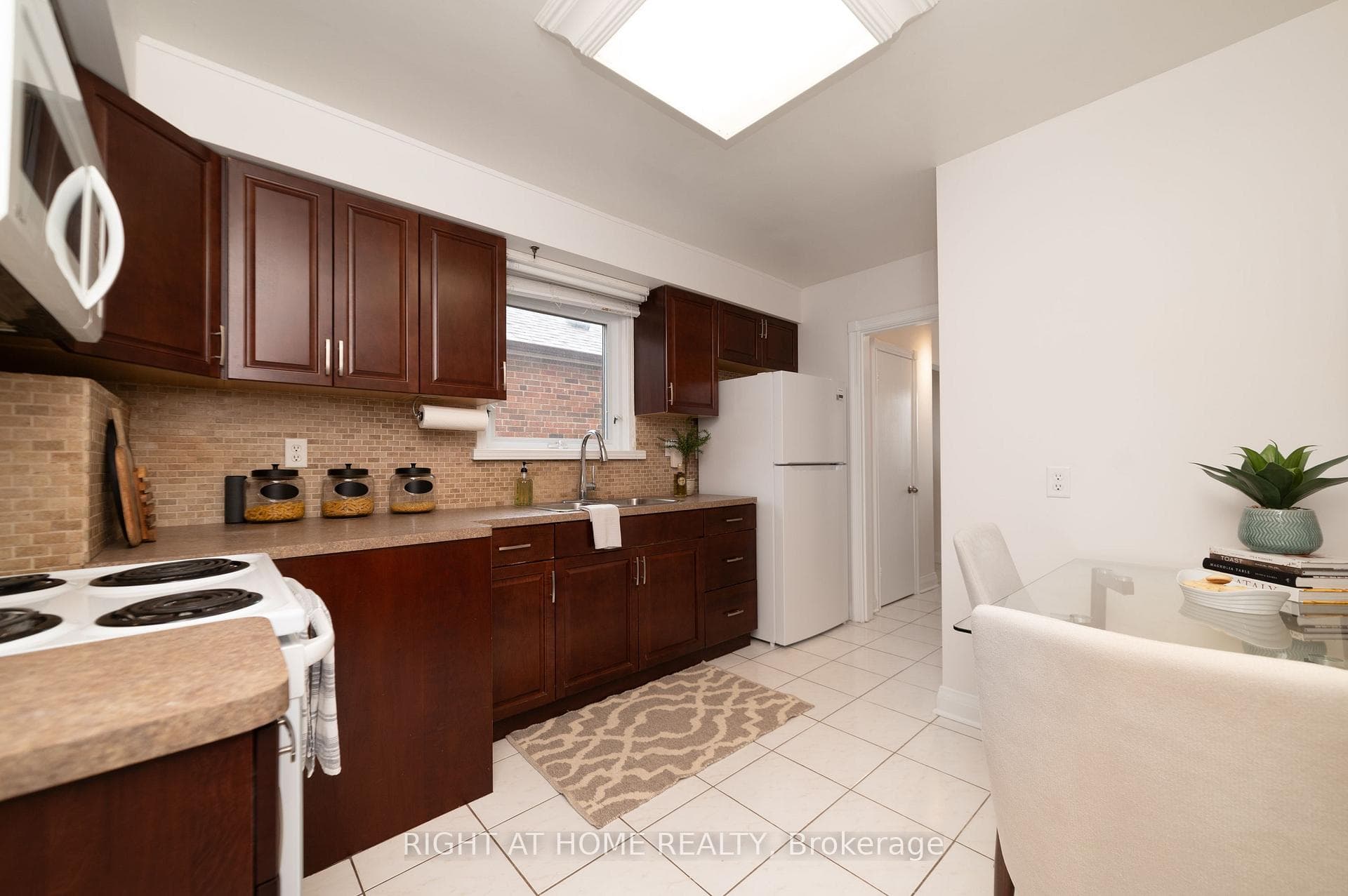 2 Midholm Drive photo 17