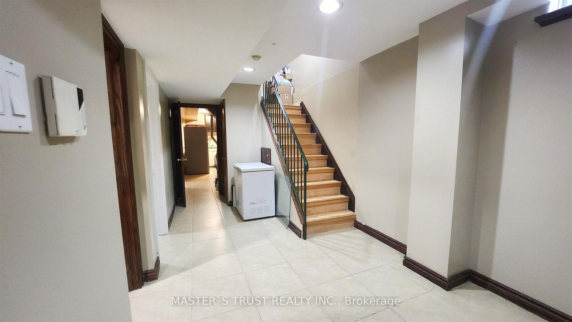 9 Springer Drive photo 5