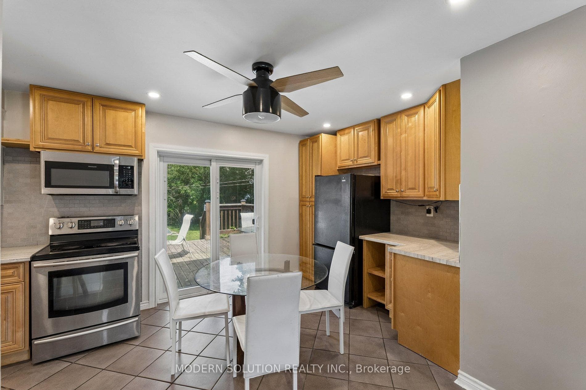 61 Godfrey Drive photo 9
