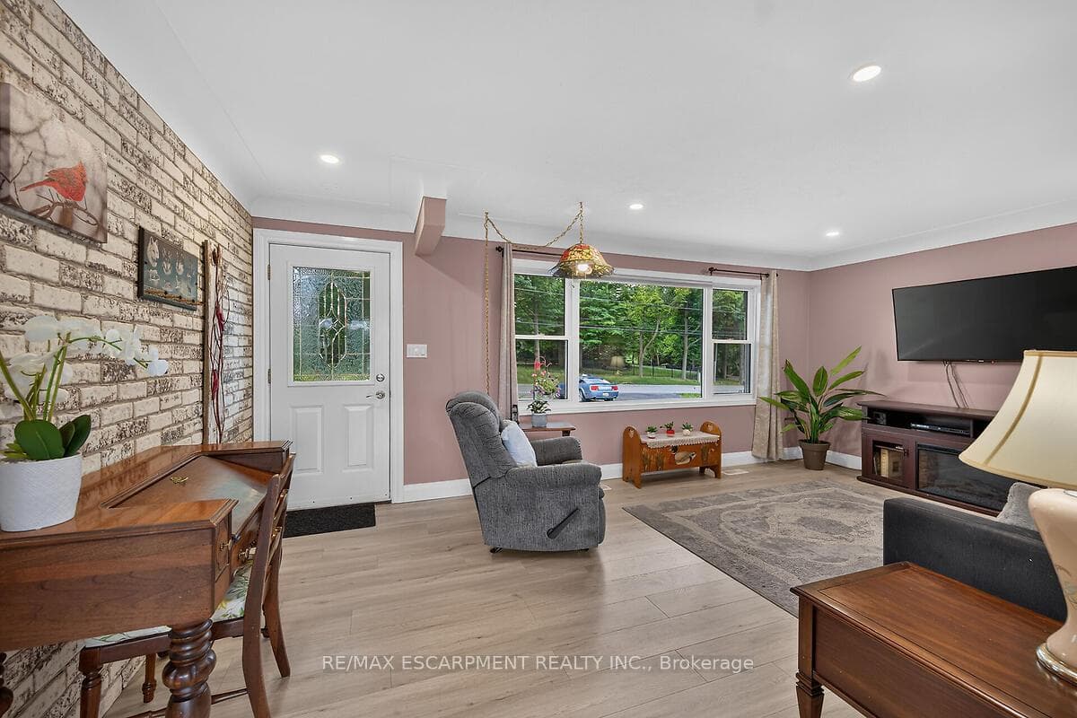 7344 Dickenson Road photo 8