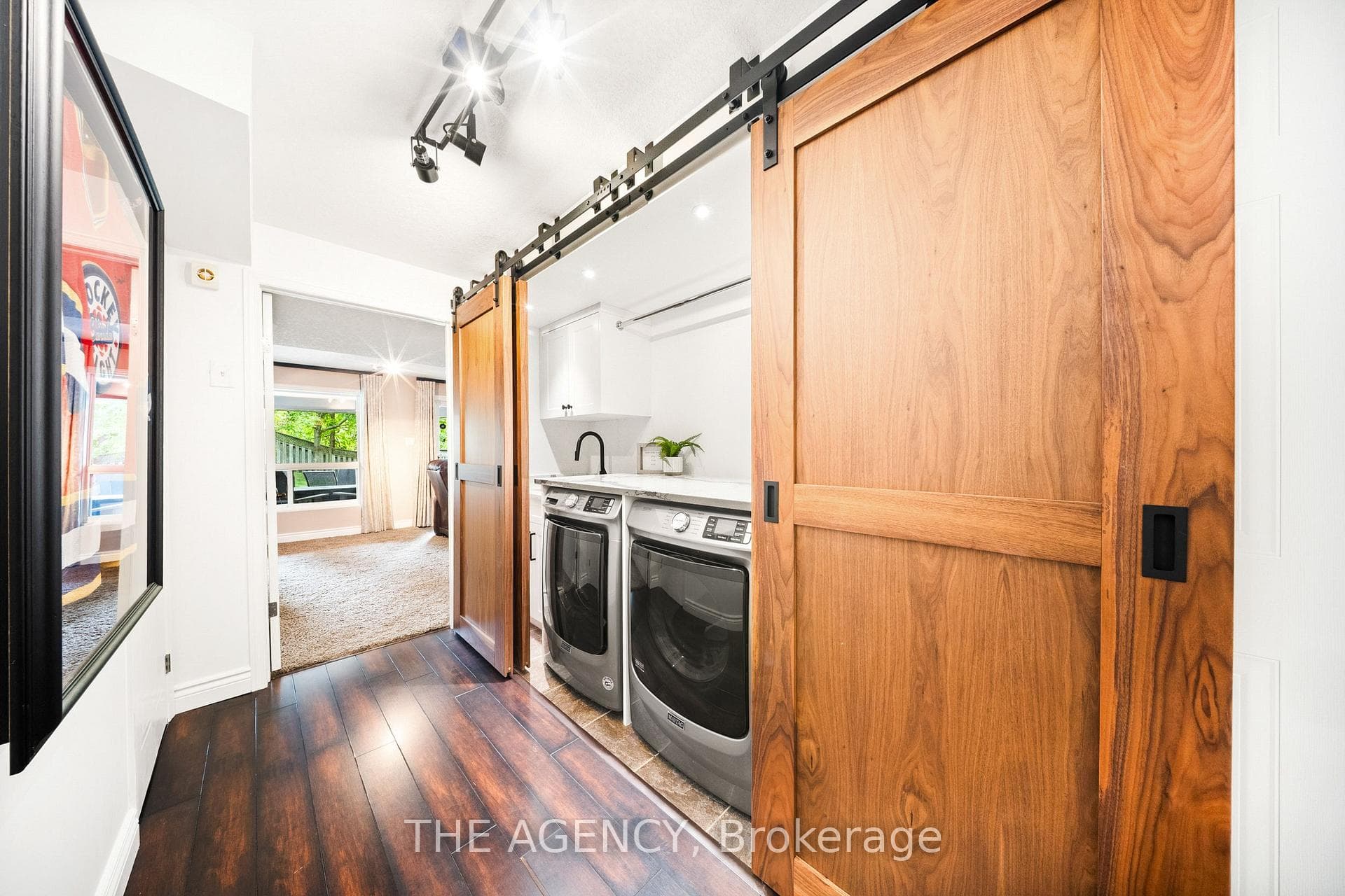 144 Endeavour Drive photo 21