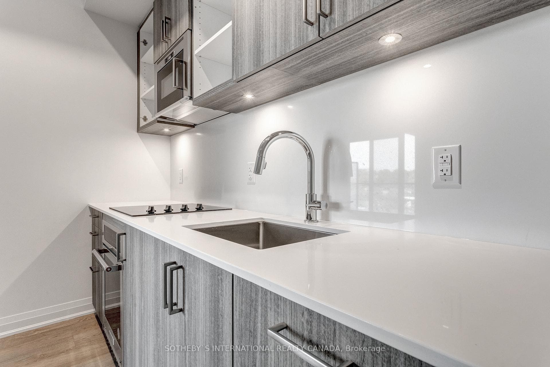 280 Howland Avenue Unit GPH29 photo 9