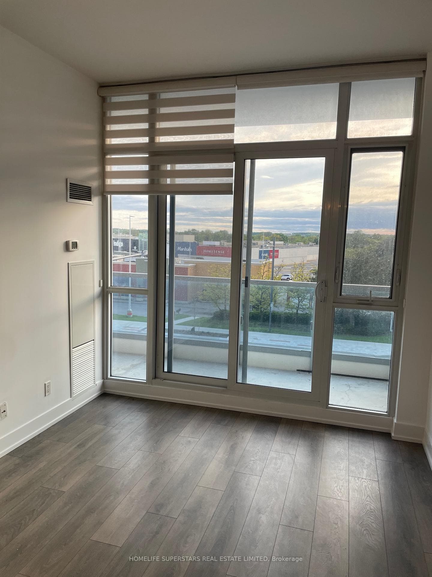 9471 Yonge Street Unit 337 photo 4
