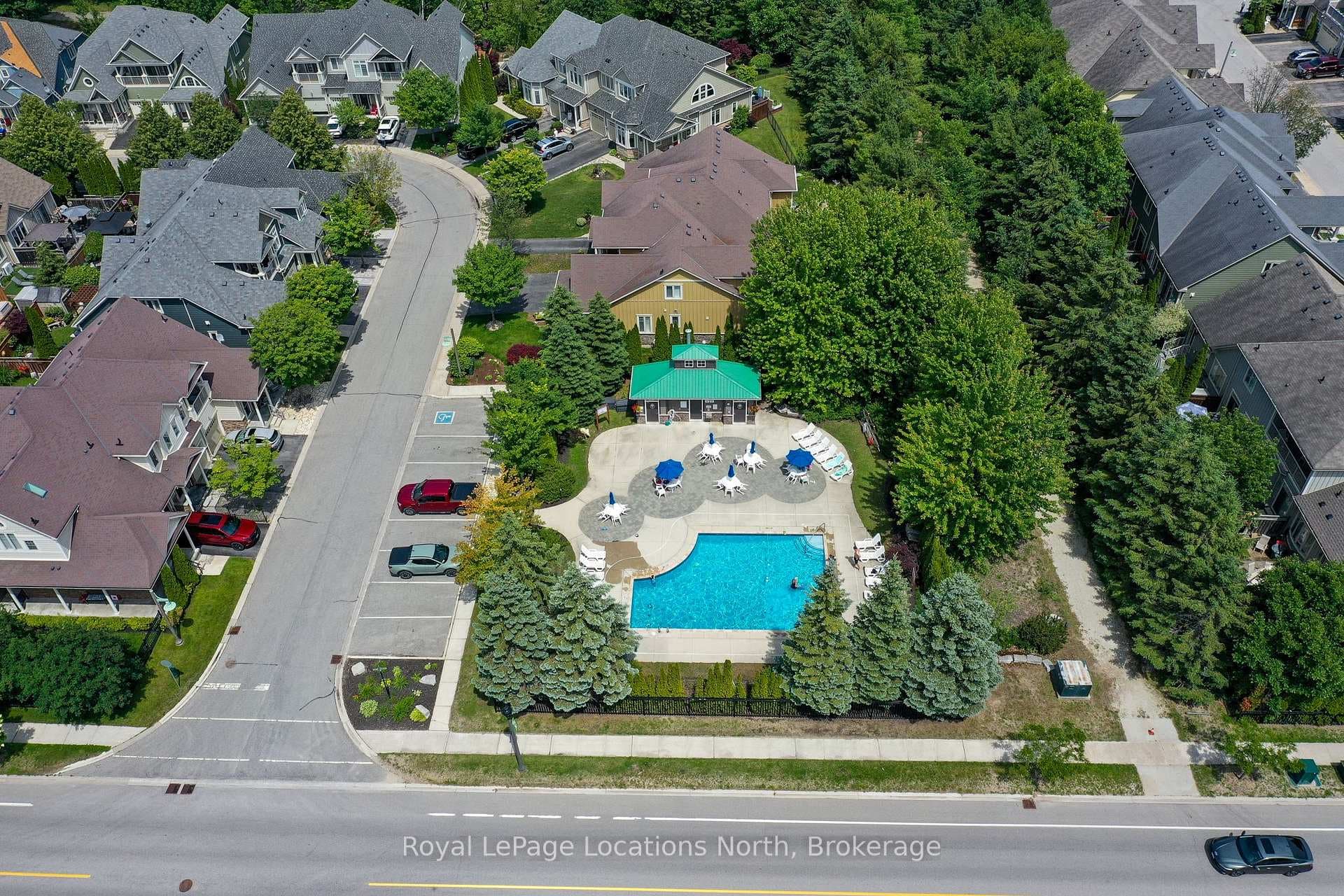 Nearby Stonebridge Swimming Pool - Photo 1