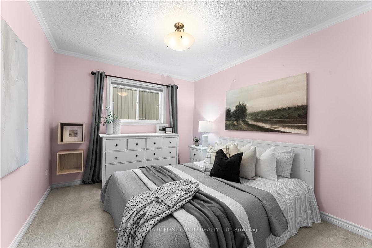 7 Princeton Court photo 32