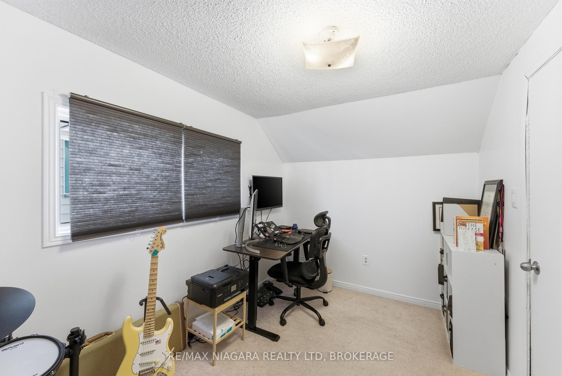 412 Welland Avenue photo 16
