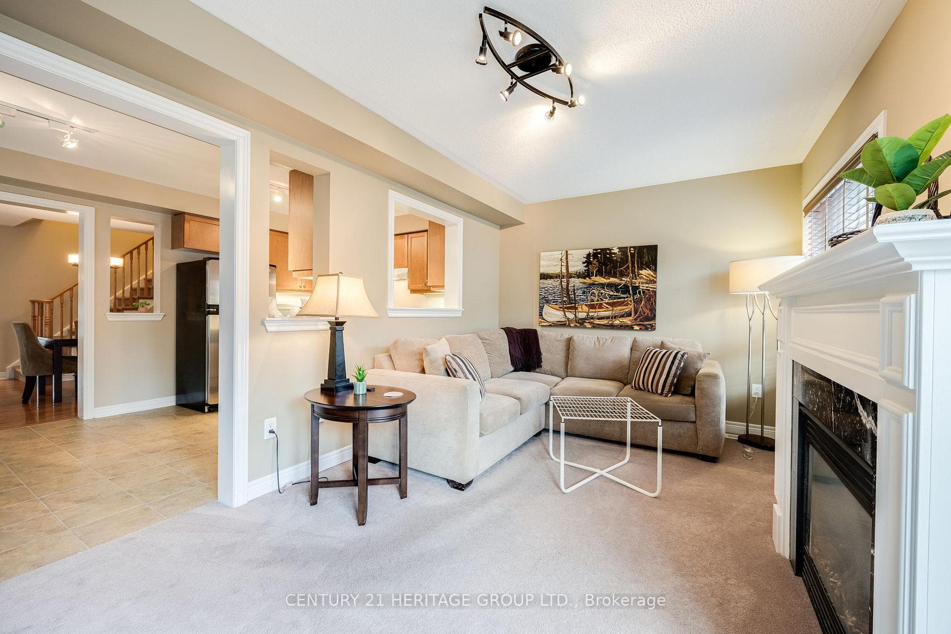 59 Four Seasons Crescent photo 12