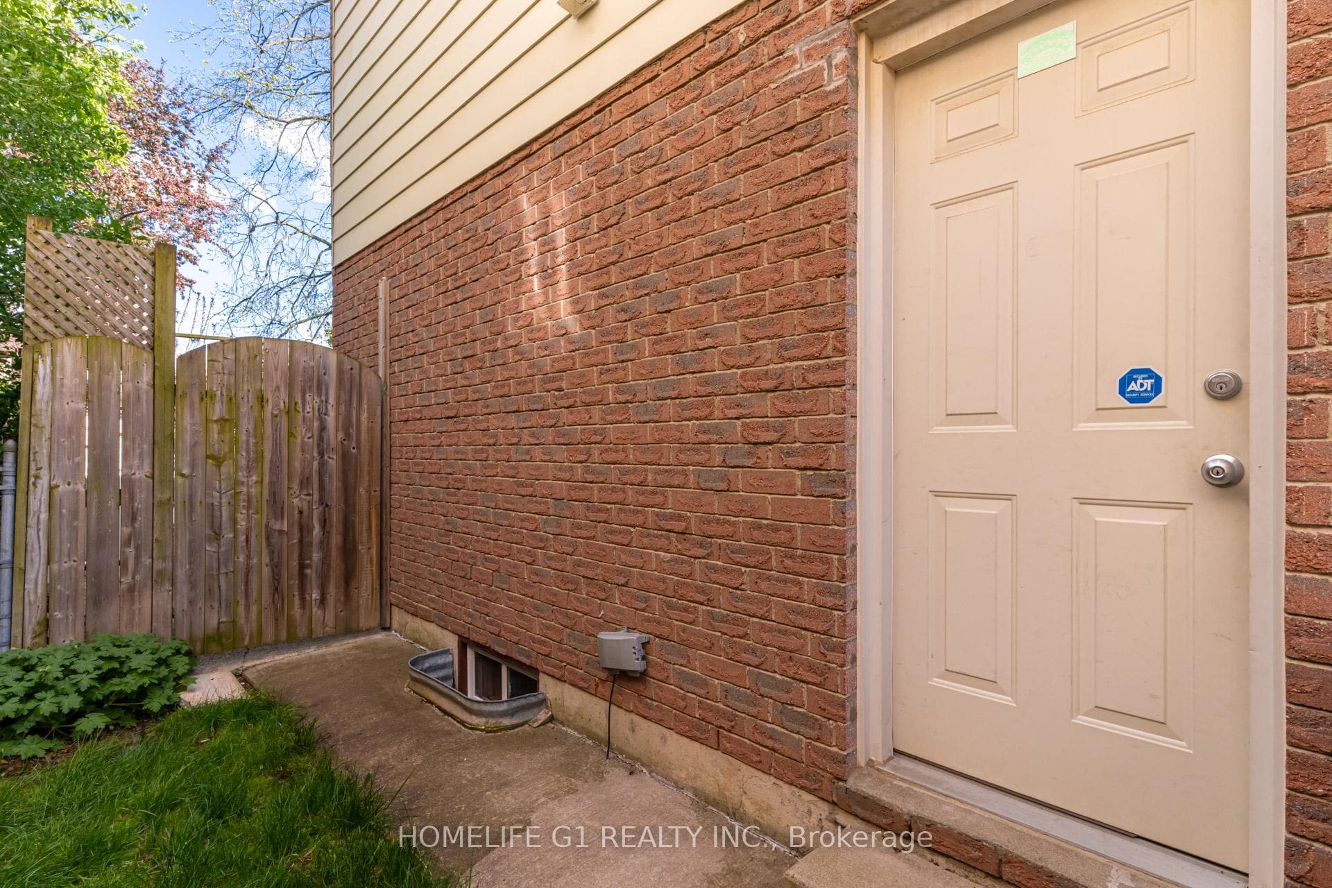 3128 Plum Tree Crescent photo 24