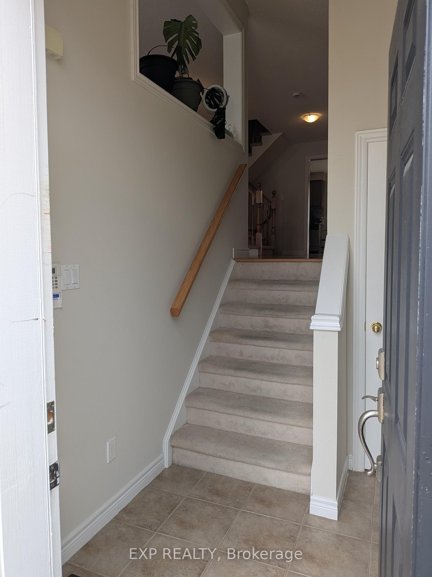 2280 Baronwood Drive Unit 32 photo 2