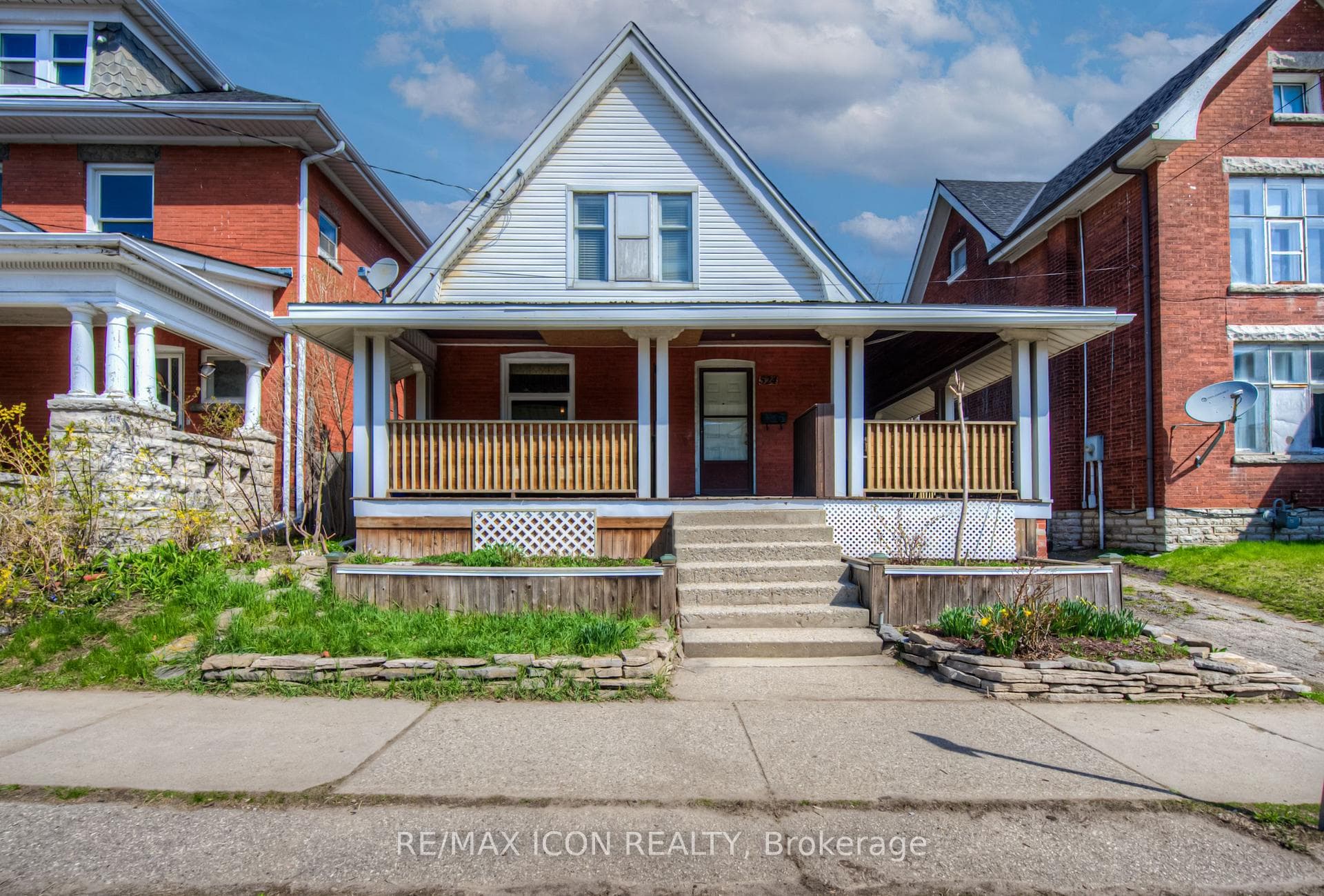 524 Colborne Street photo 1