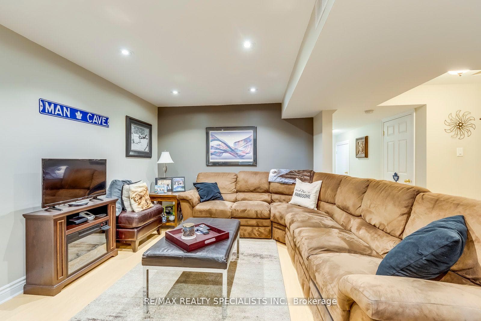 59 Lawren Harris Crescent photo 31