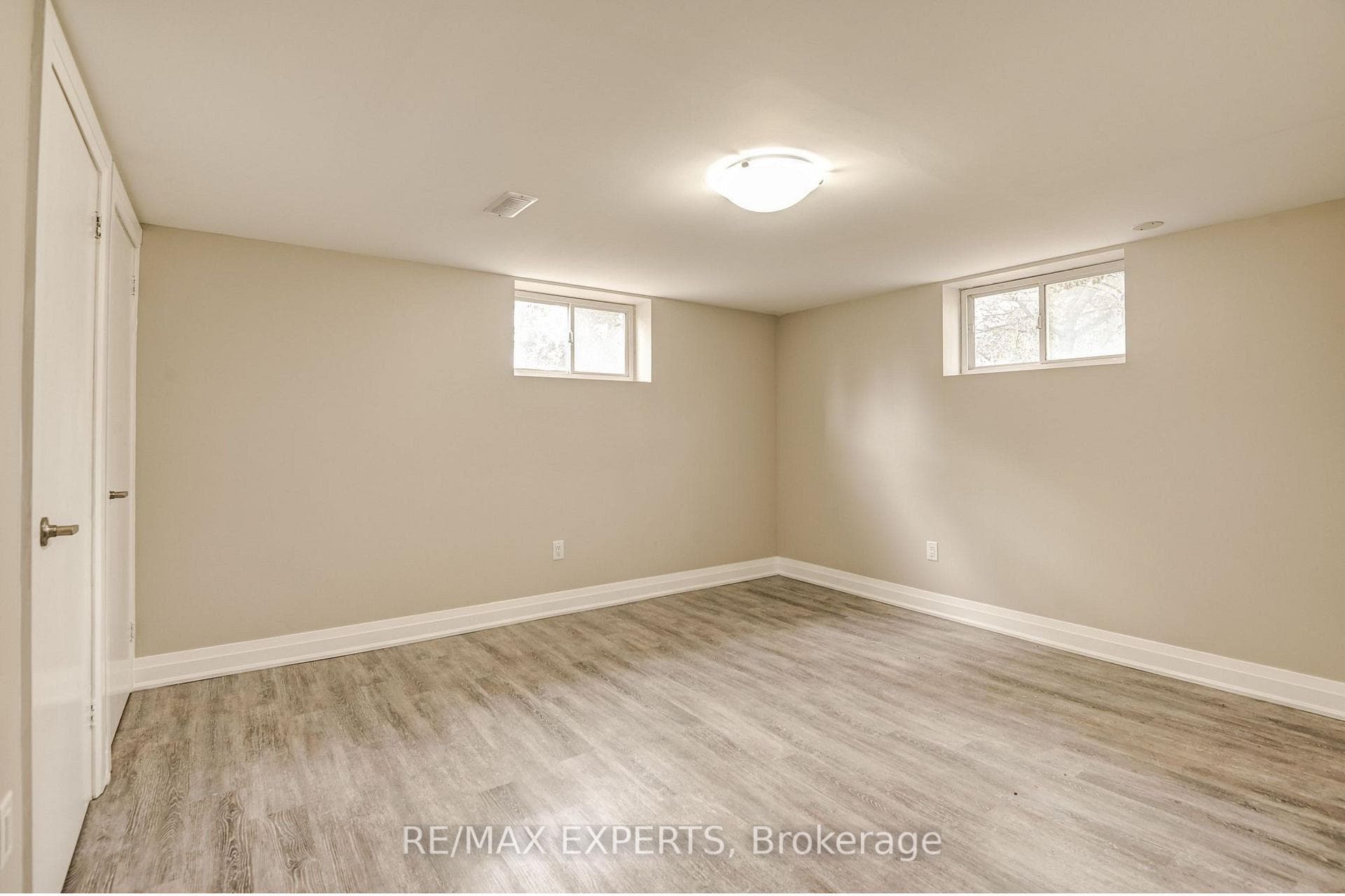 5077 Boyne Street photo 25