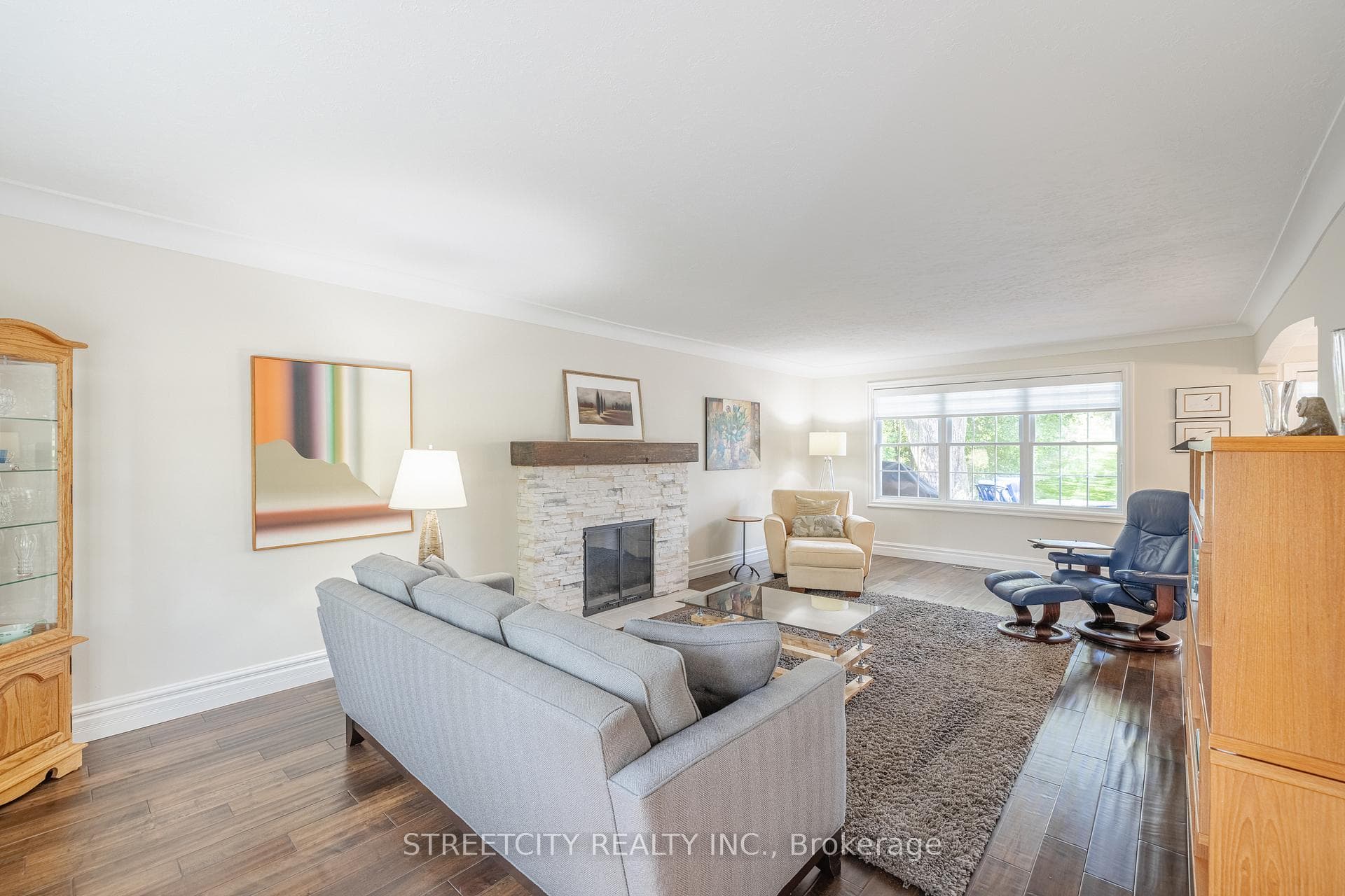 547 Upper Queen Street photo 6