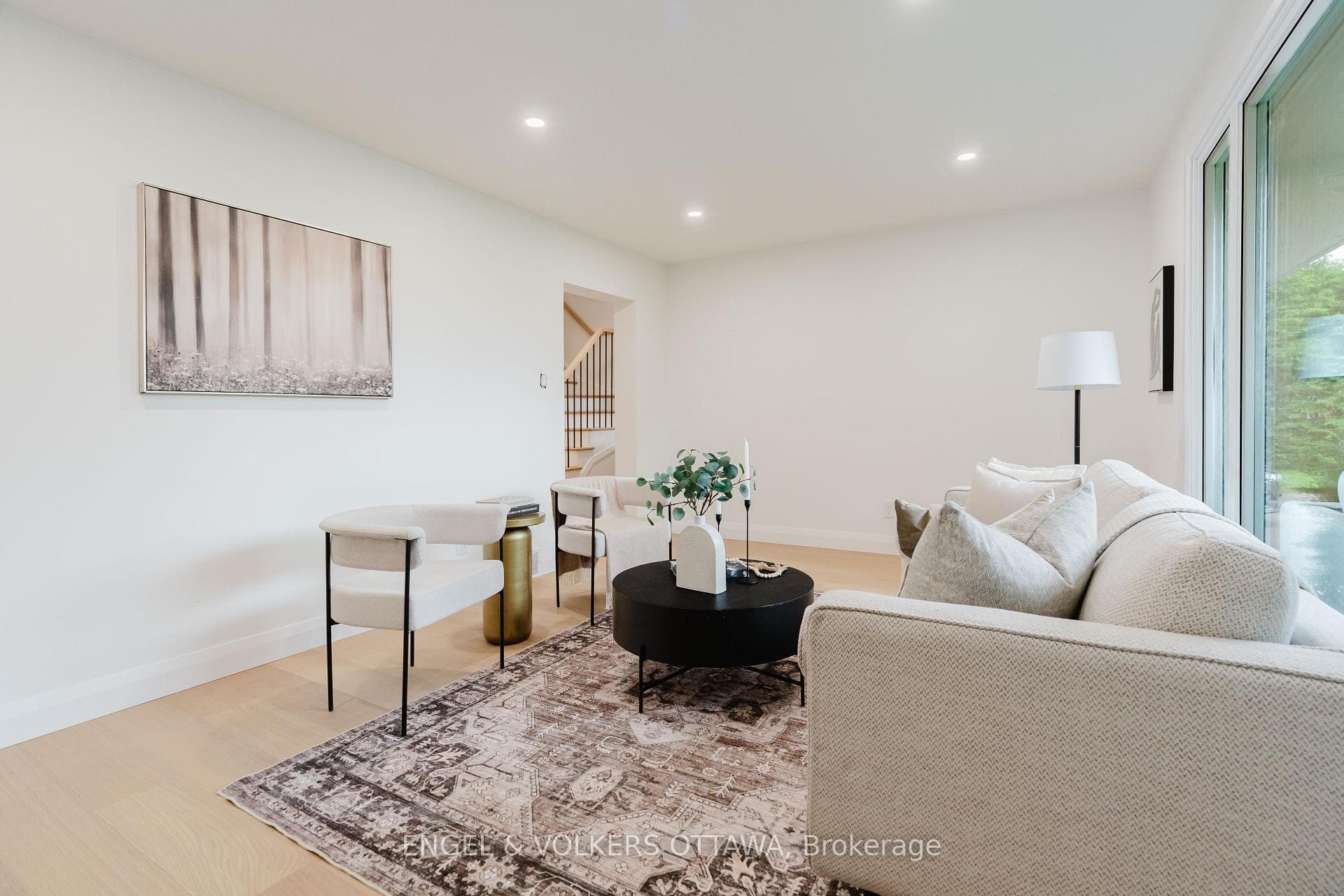 825 De Salaberry Street photo 8