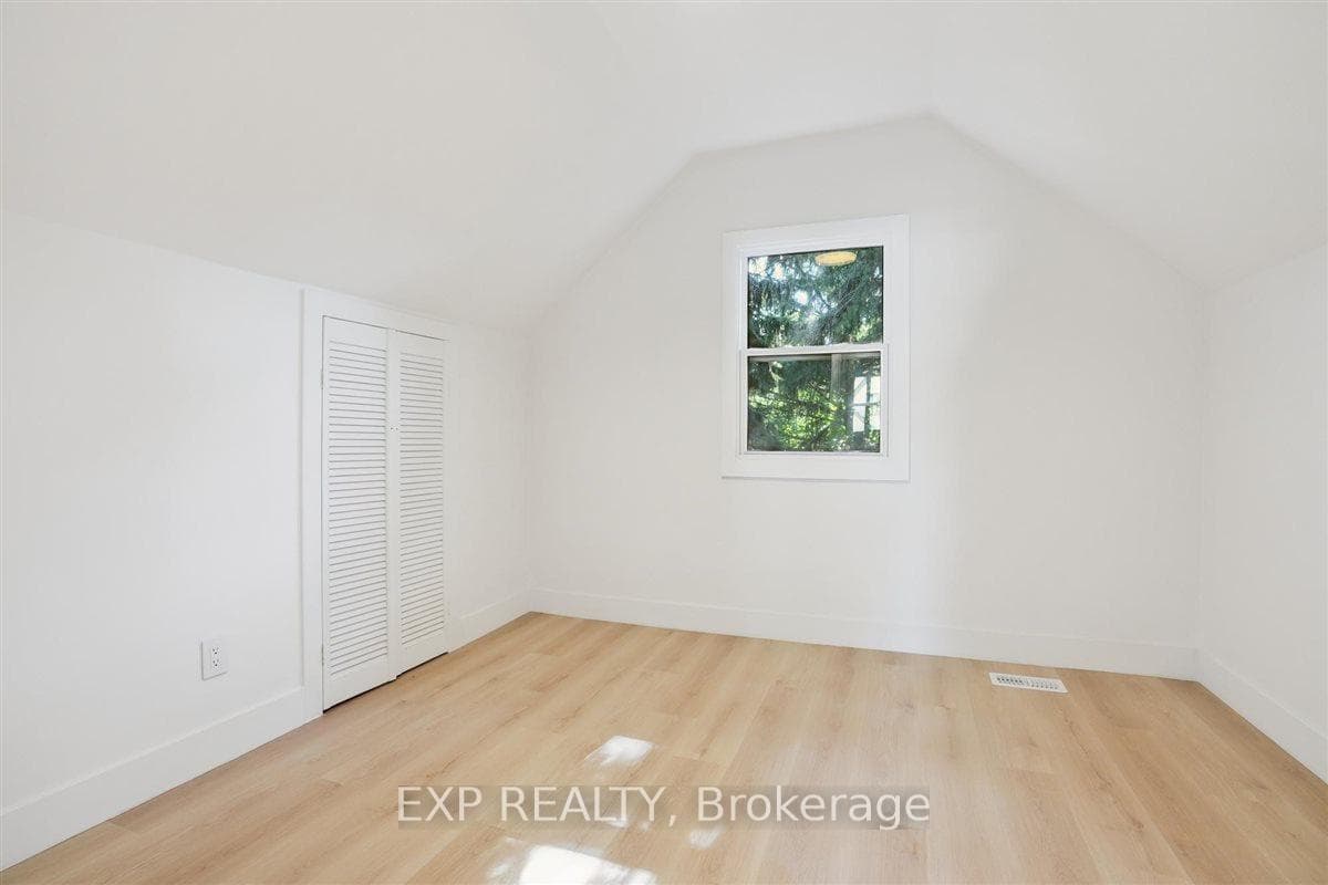 41 Cameron Avenue photo 16