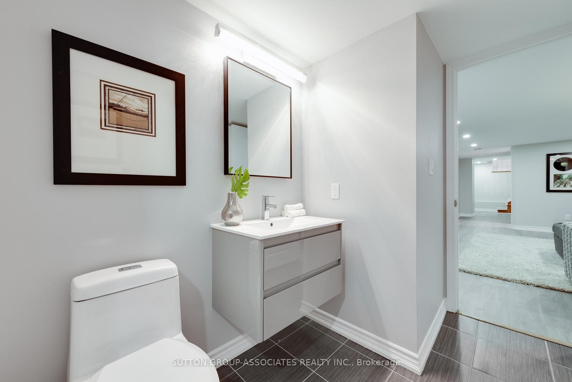 1057 St Clarens Avenue photo 31