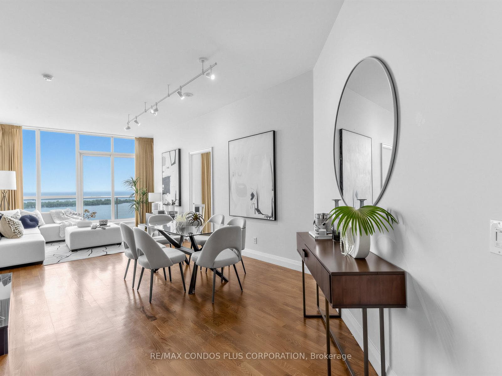 208 Queens Quay Unit PH2 photo 5