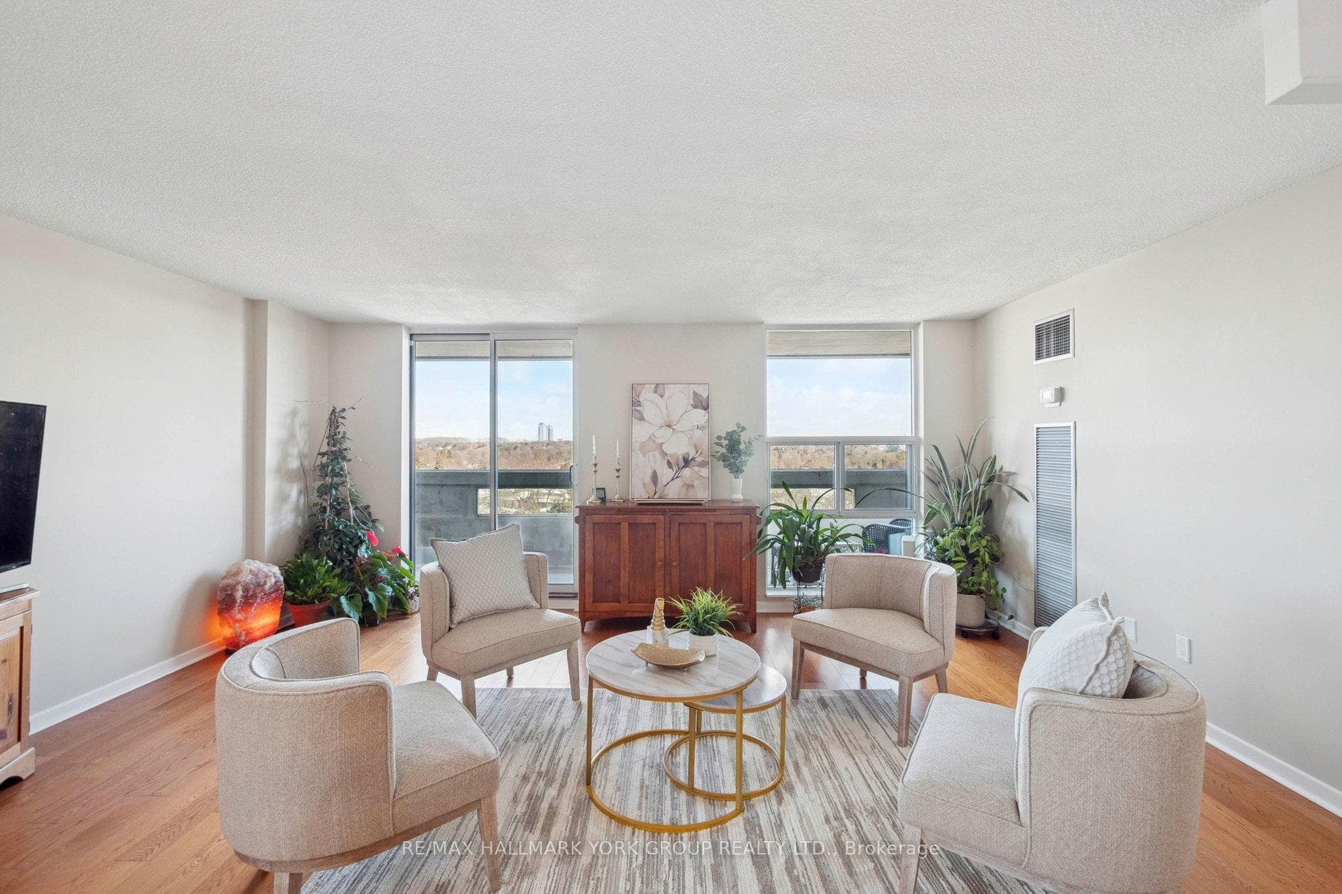 50 Inverlochy Boulevard Unit 810 photo 10