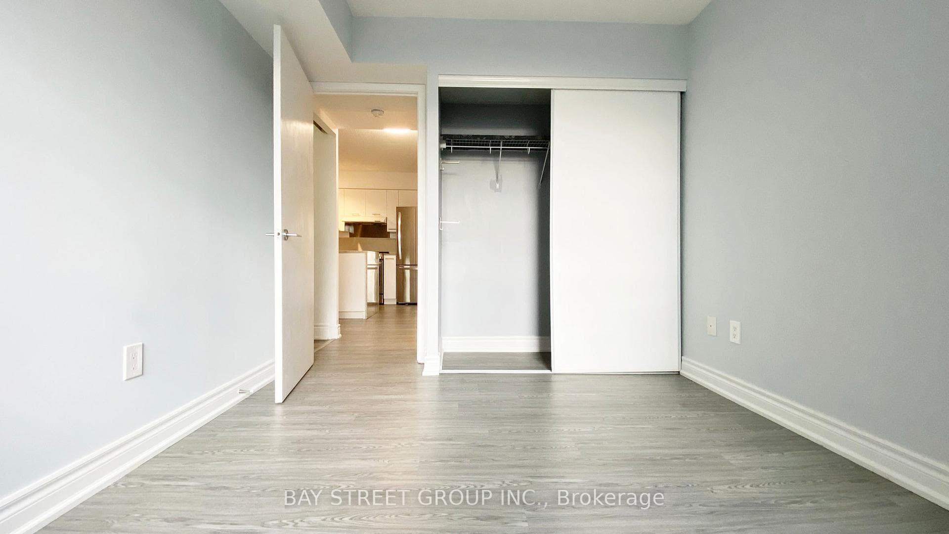 33 Singer Court Unit 309 photo 8