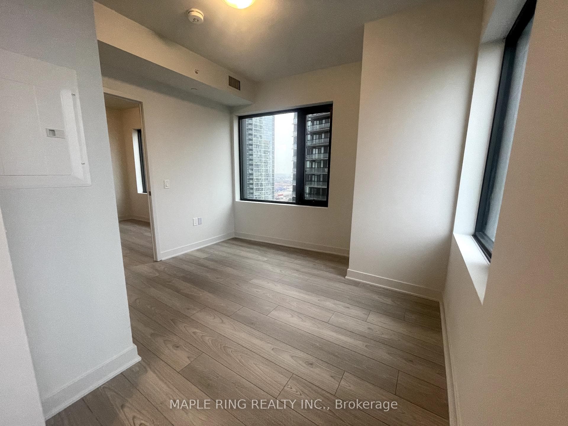 2920 Highway 7 Road Unit 1807 photo 11