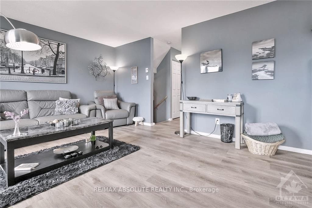 920 DYNES Road Unit 11 photo 9