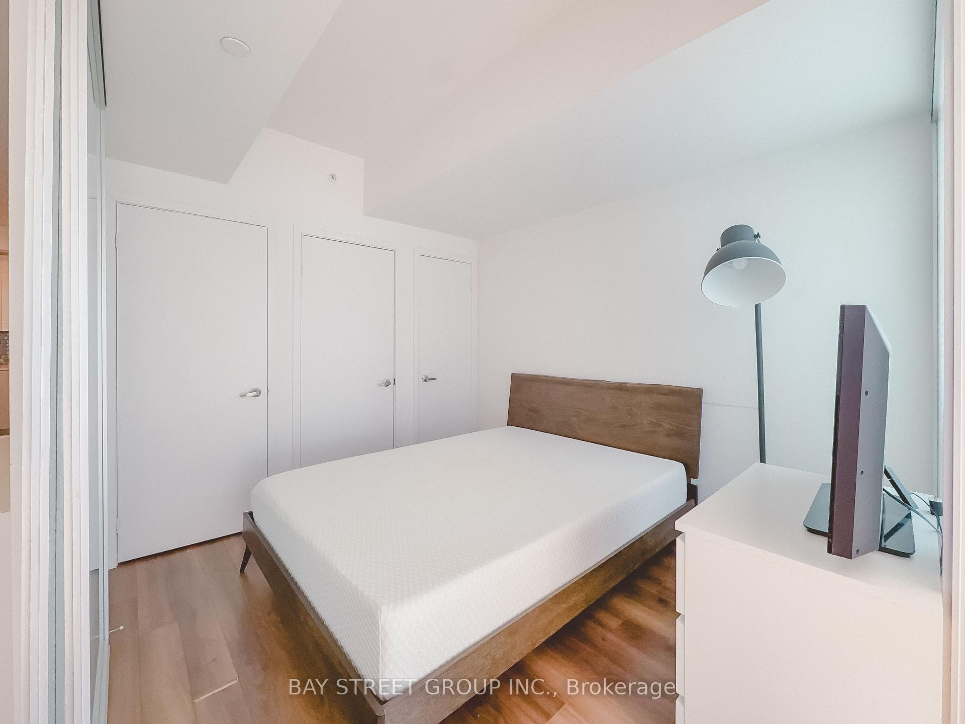 210 Simcoe Street Unit 2111 photo 15