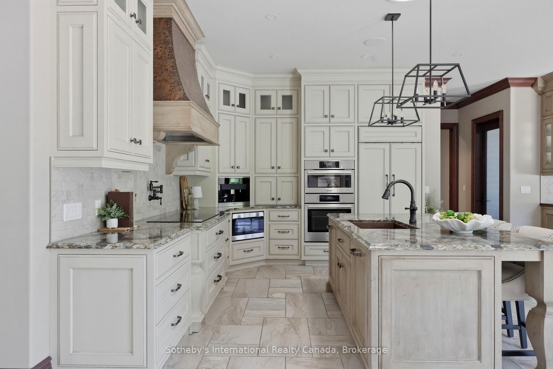 1621 Moser Young Road photo 16