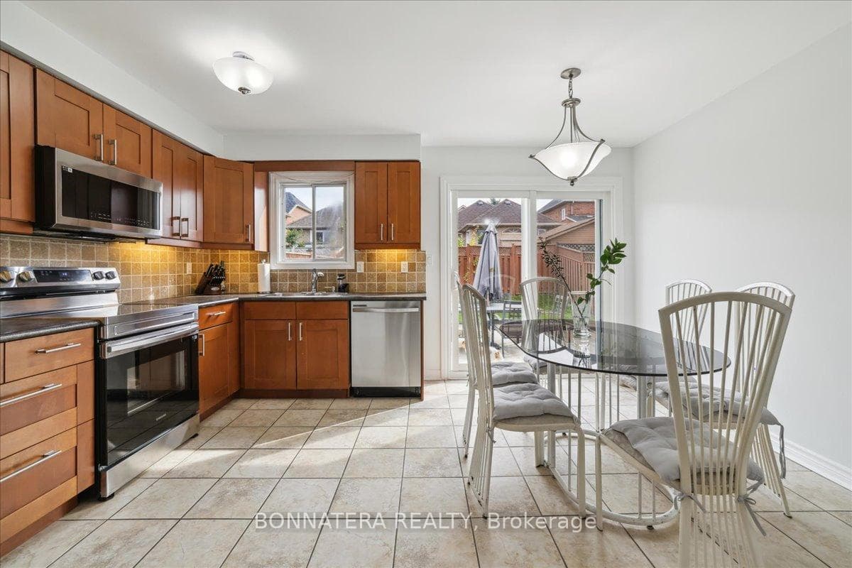 31 Fiddleneck Crescent photo 10
