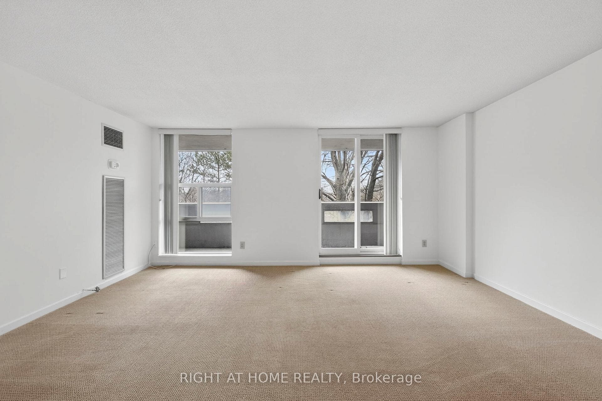 60 Inverlochy Boulevard Unit 211 photo 9