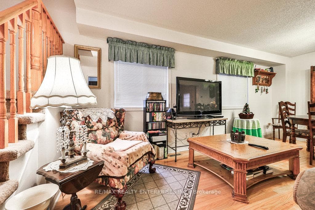 3 Jack Kenny Court photo 5