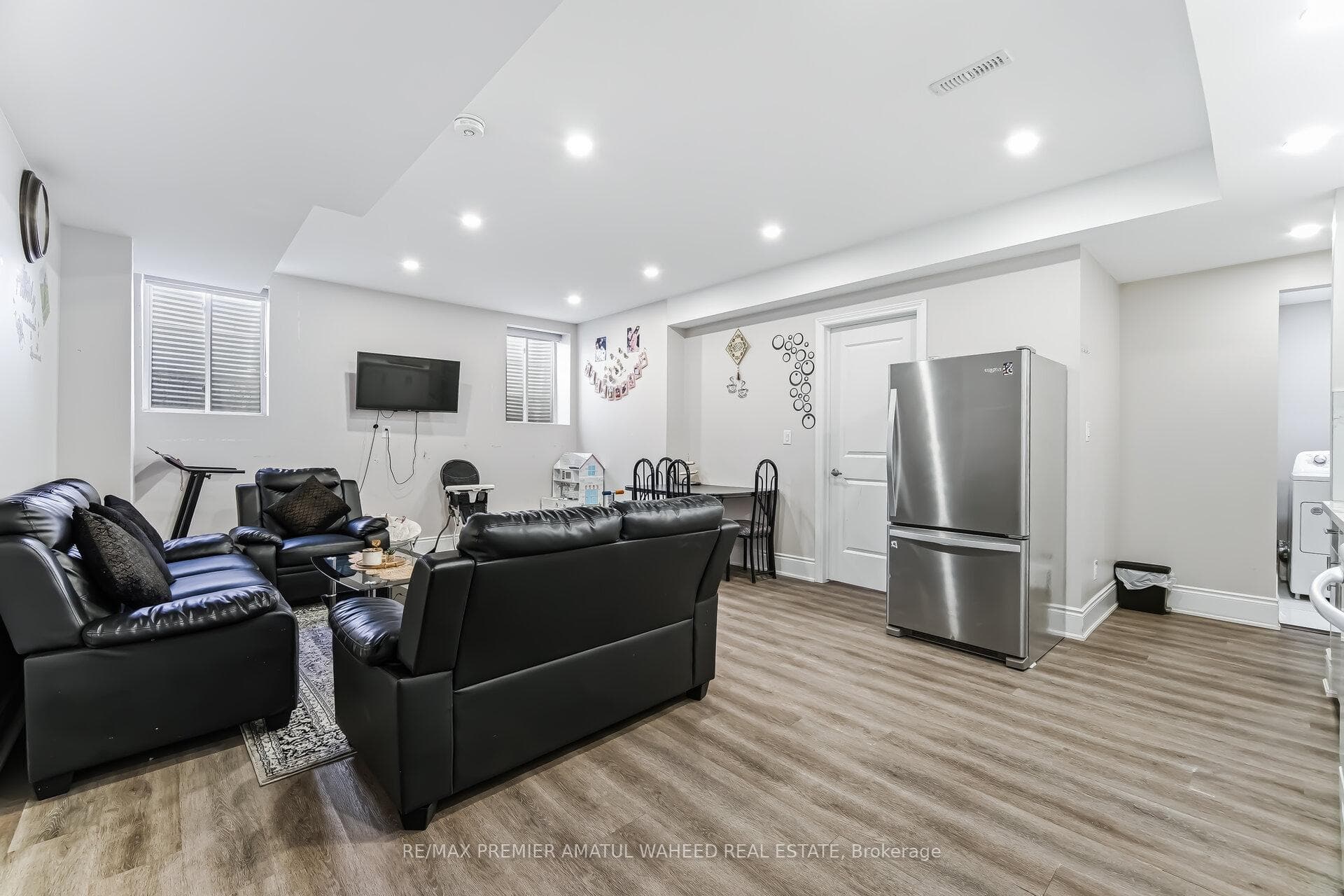 344 Stanton Avenue photo 38
