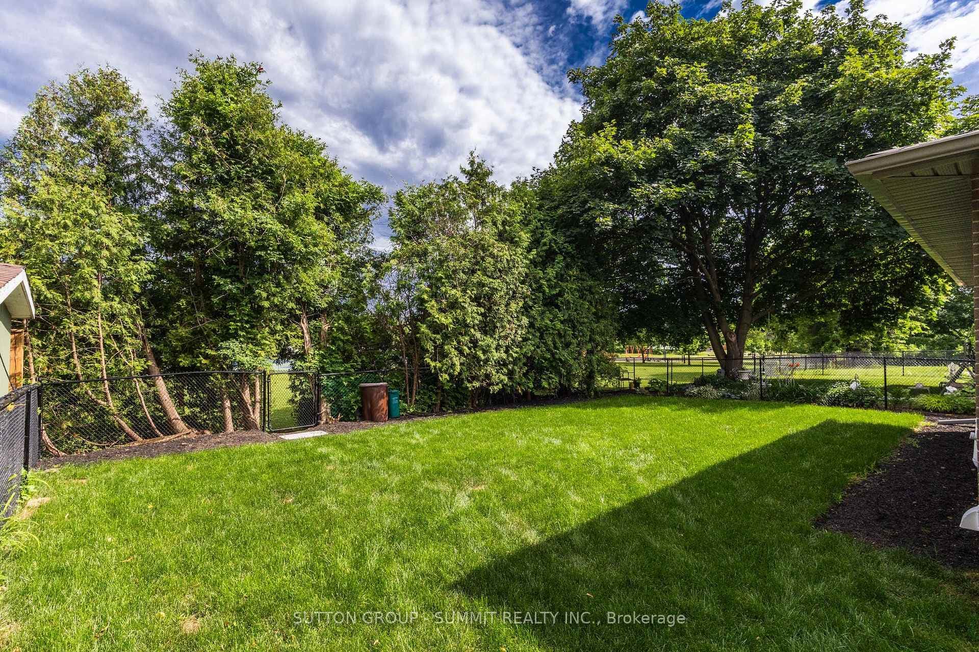 1414 Dewbourne Crescent photo 40