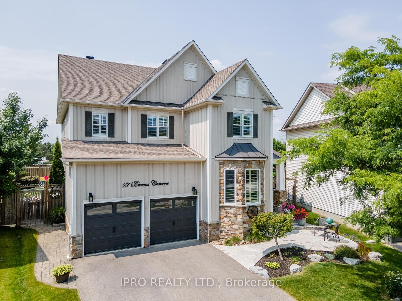 27 Browns Crescent photo 1
