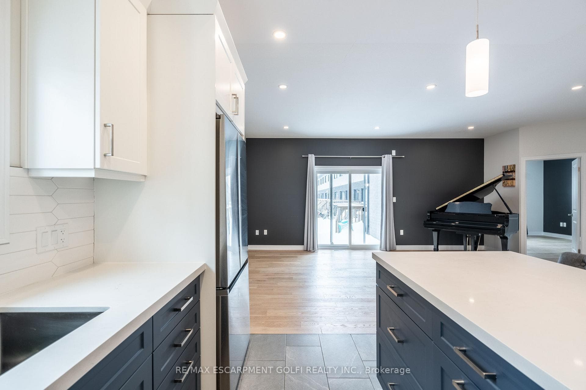 8969 Emily Boulevard Unit MAIN photo 29