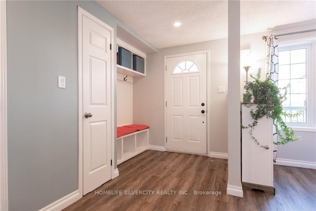 141 Athabaska Road photo 2
