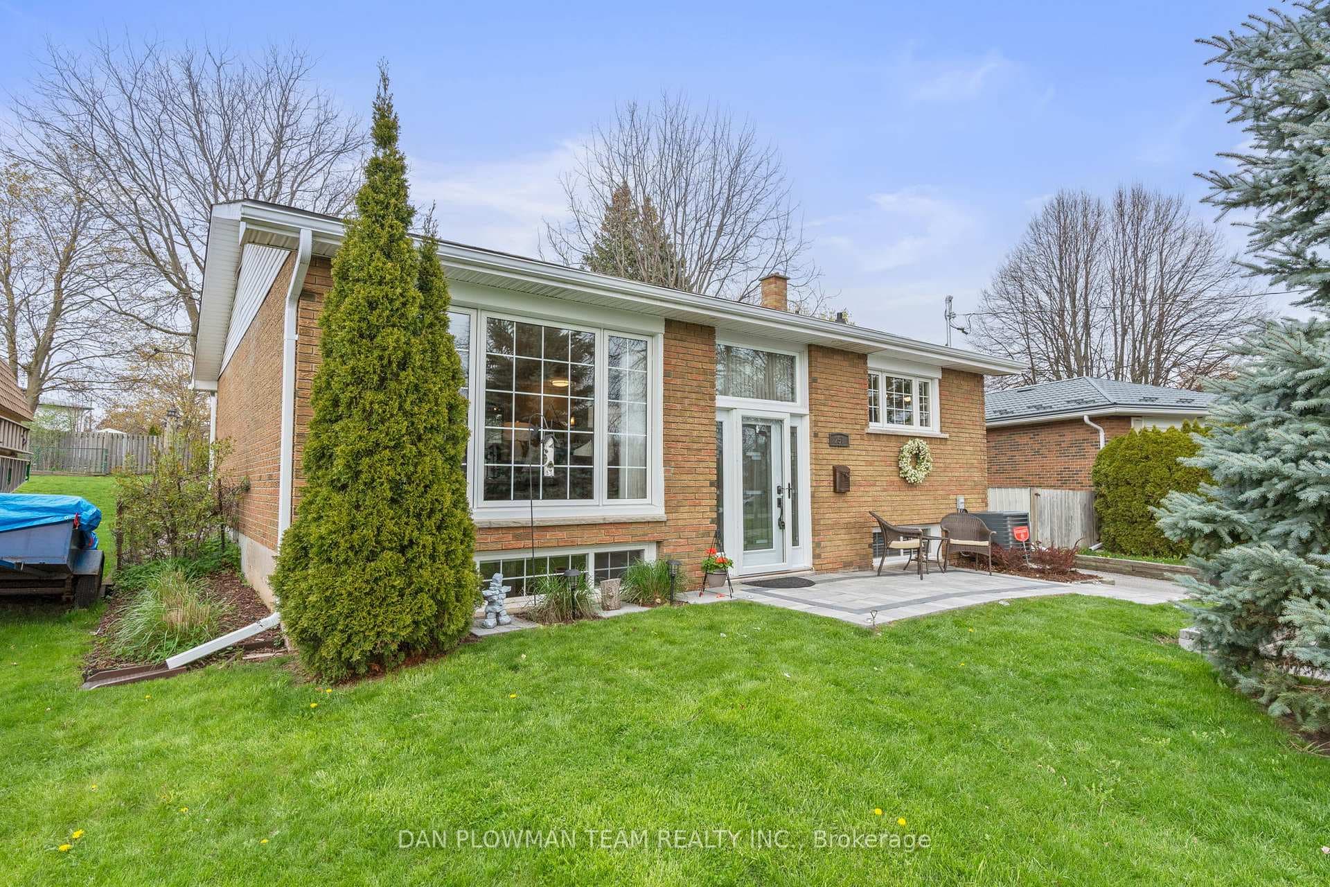 251 Acadia Drive photo 2