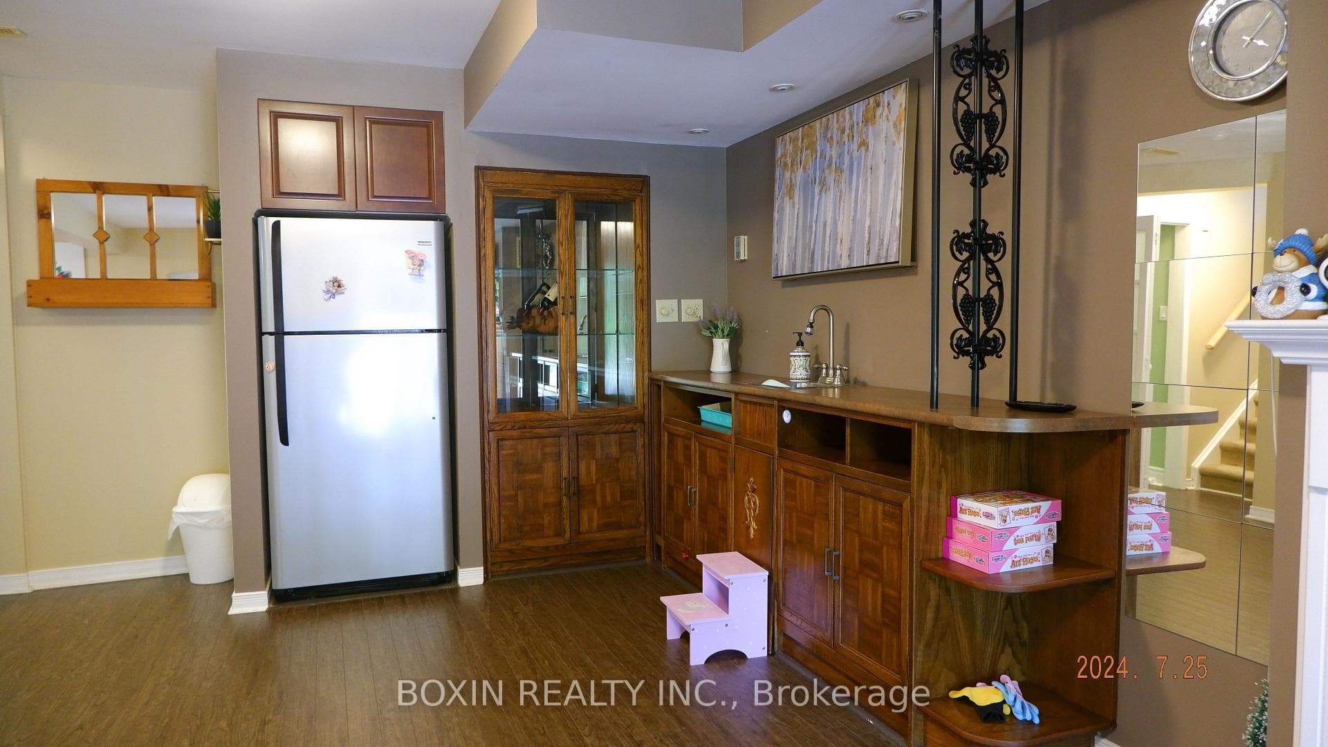 111 Guthrie Crescent photo 16