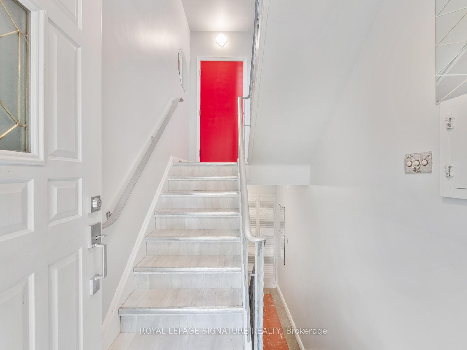 6A Rowley Avenue Unit Main photo 4