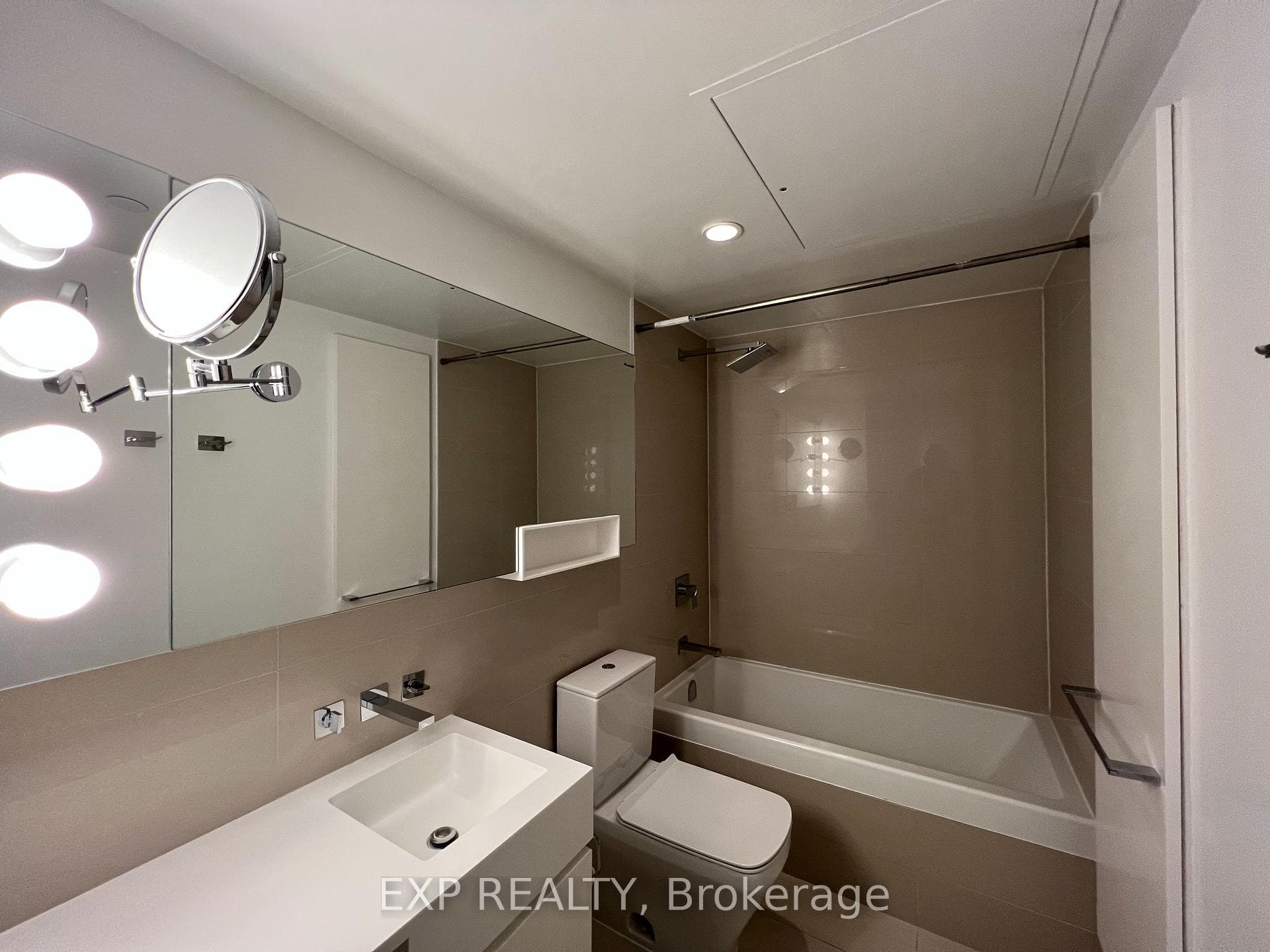 45 Charles Street Unit 612 photo 7