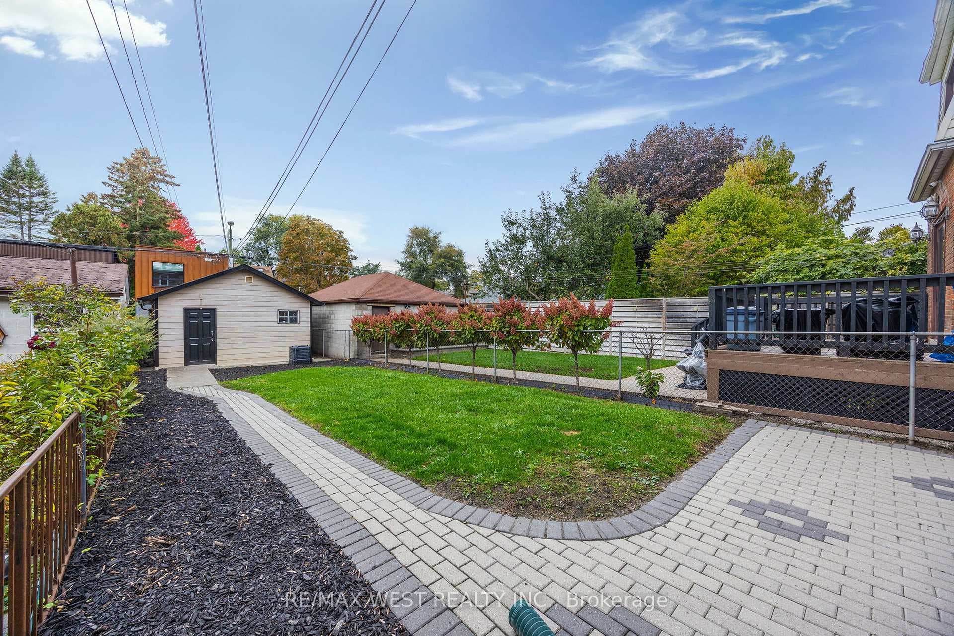 636 Beresford Avenue photo 29