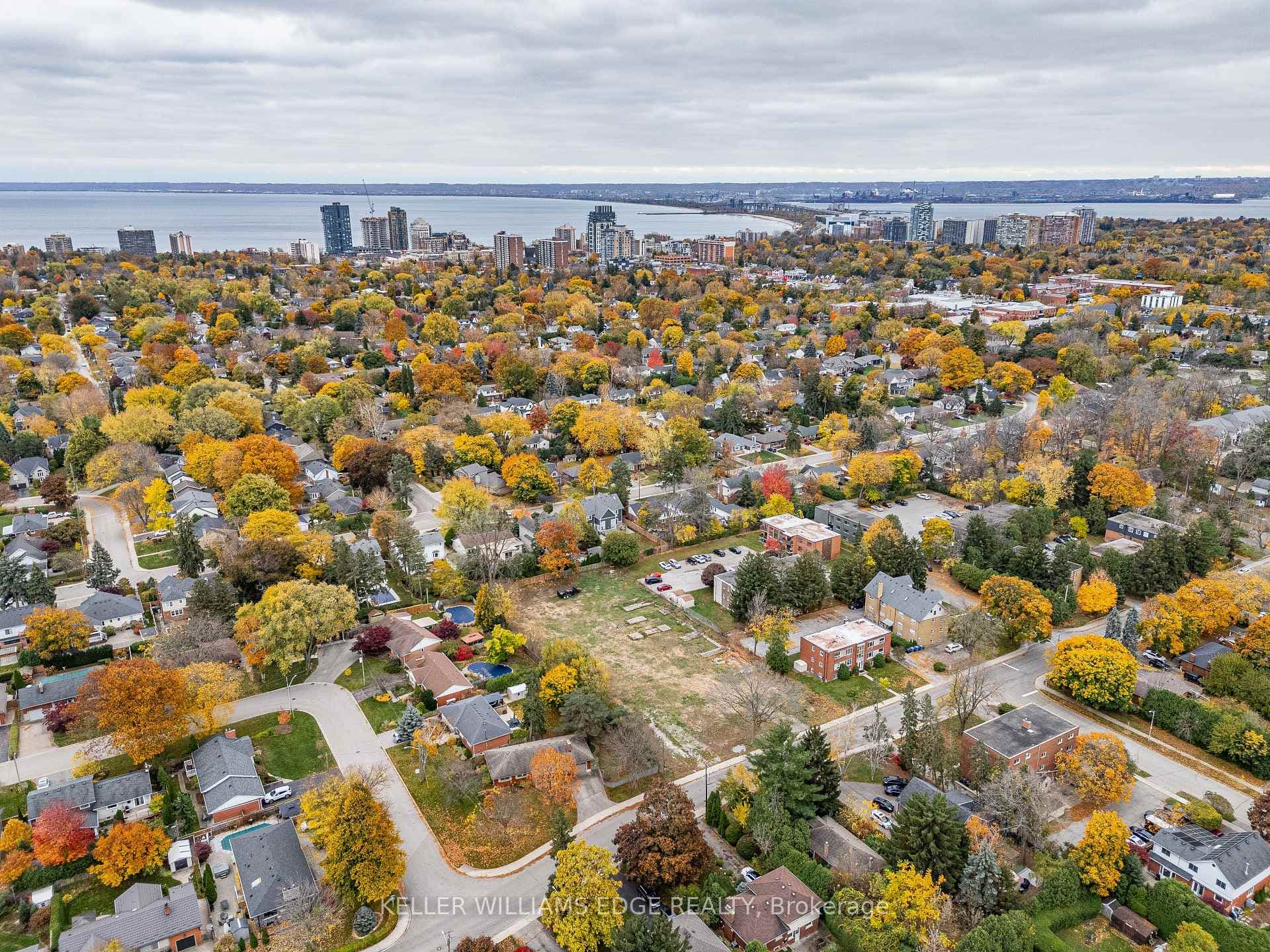 Close proximity to downtown and lake
