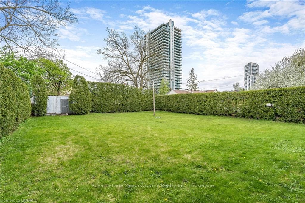 84 WELLINGTON Street photo 29