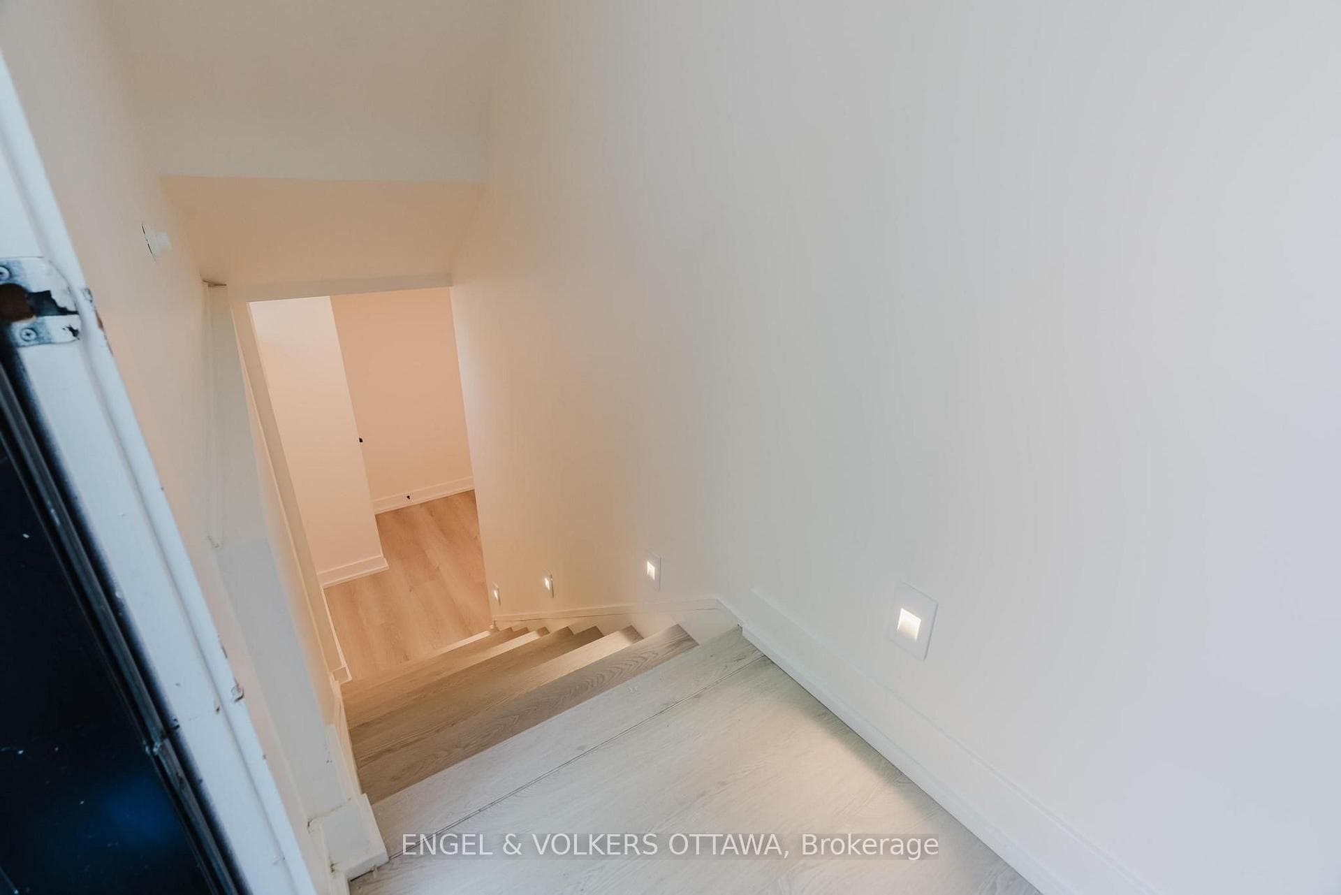 1040 Maitland Avenue Unit B photo 4