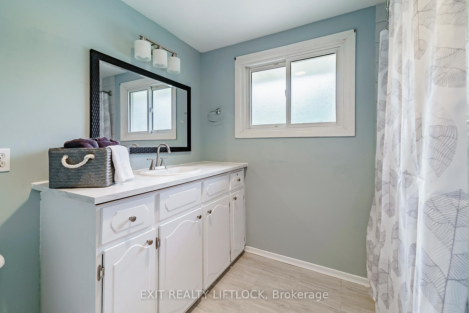 463 Holcan Avenue photo 22