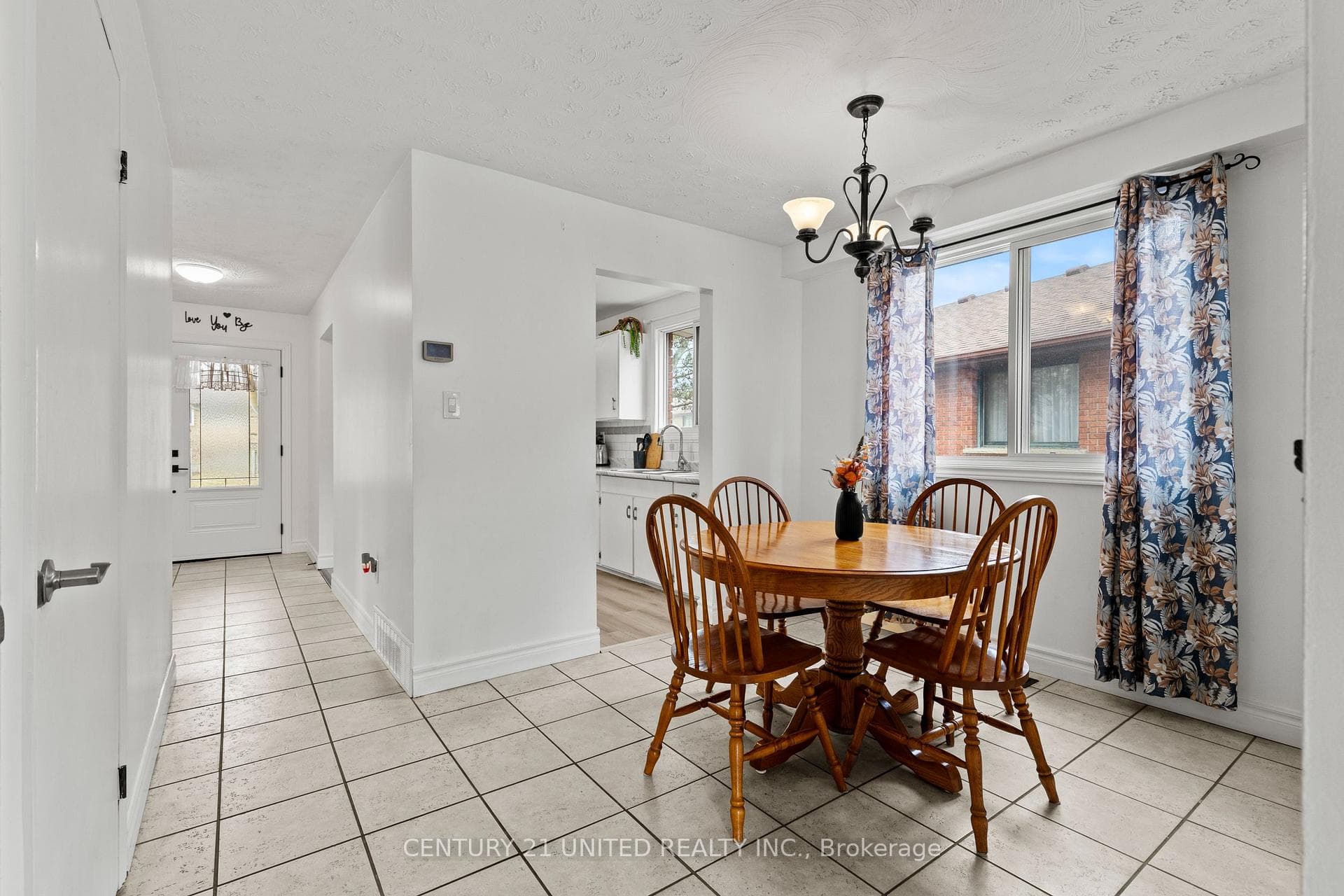 6 Elmvale Court photo 11