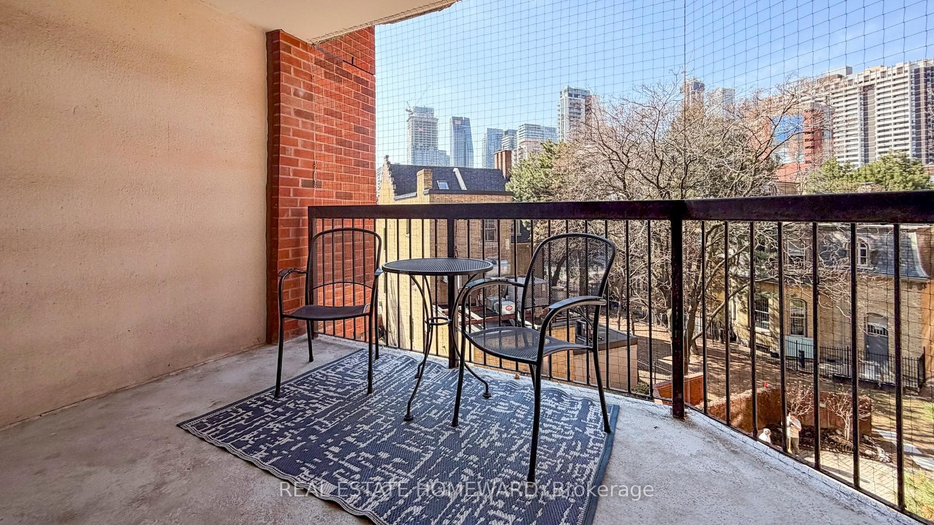 Large rectangular balcony, great out door space.