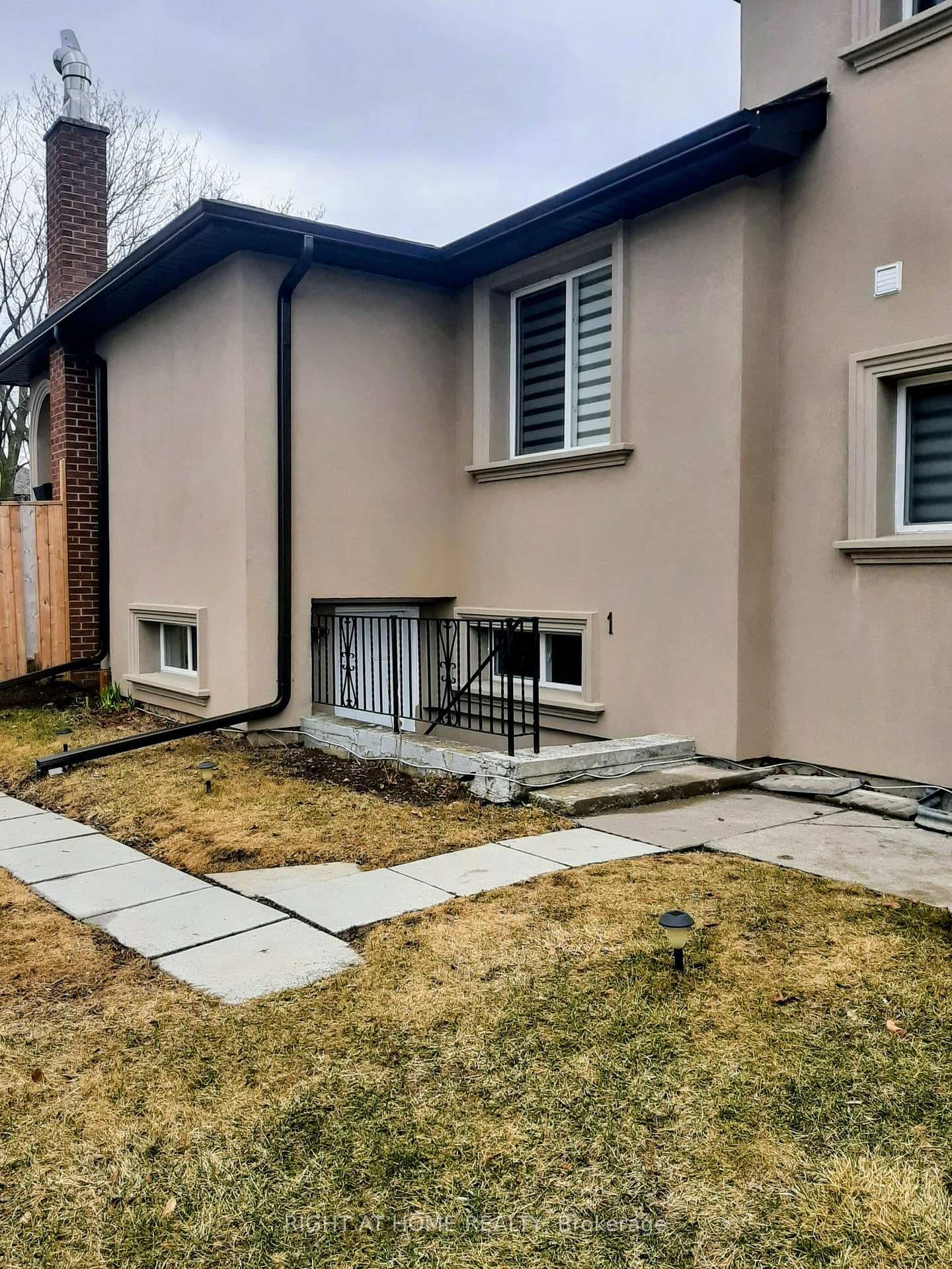 58 Benjamin Drive Unit 1 photo 4