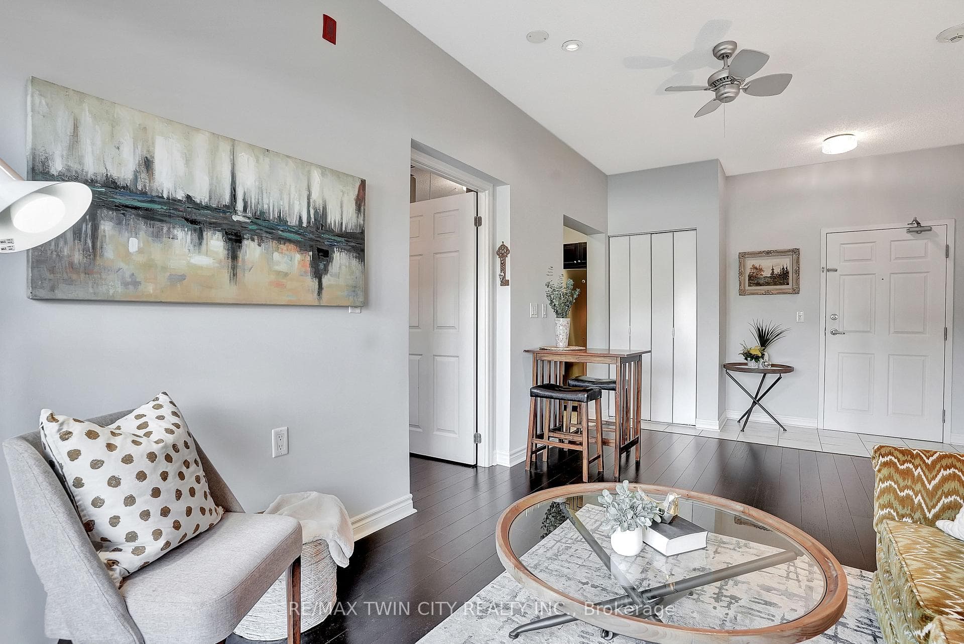 15450 Yonge Street Unit 102 photo 3