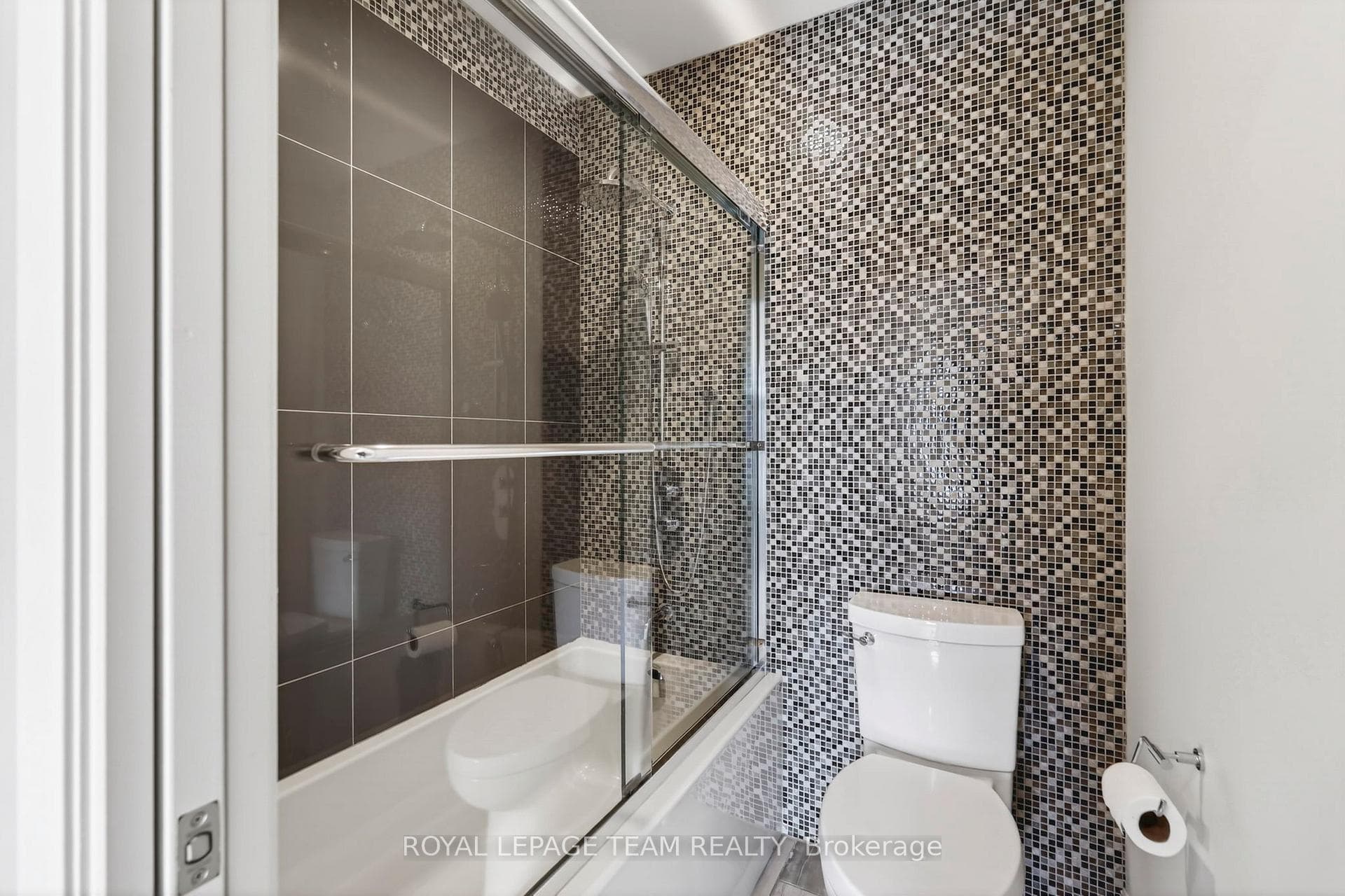 Jack & Jill Bathroom 4PC