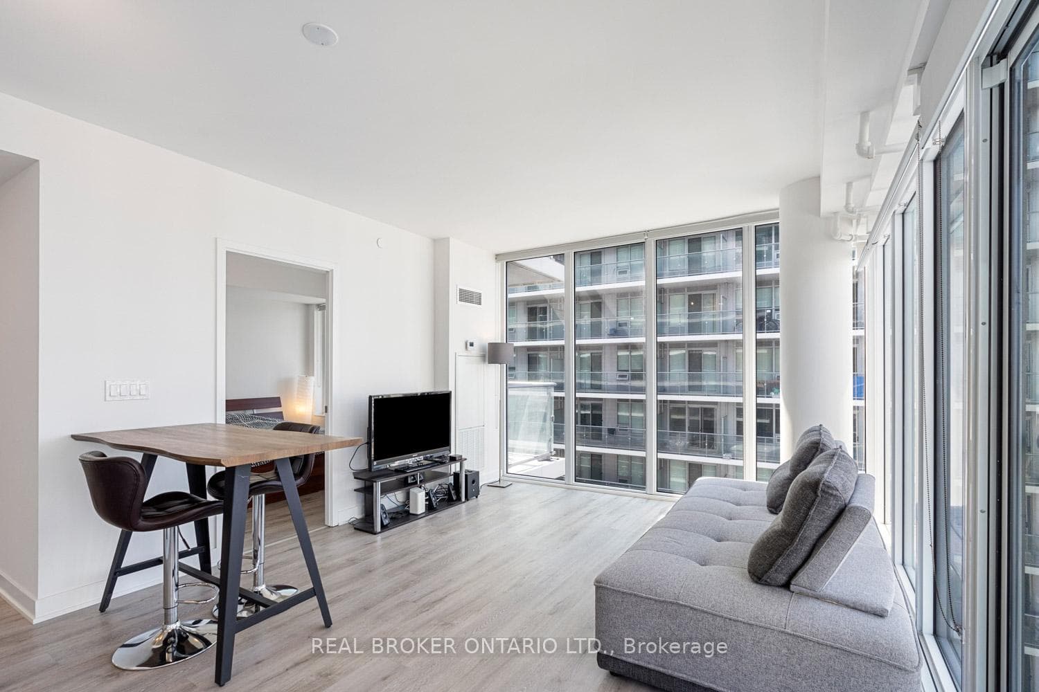 Bright and spacious open concept layout